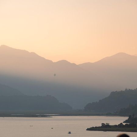 Hotel Pushkar Pokhara Buitenkant foto