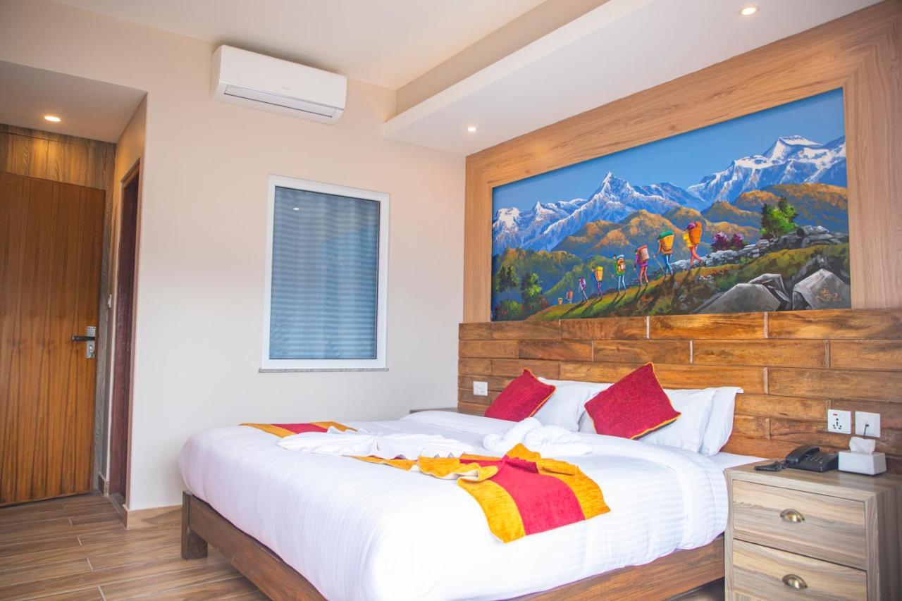 Hotel Pushkar Pokhara Buitenkant foto